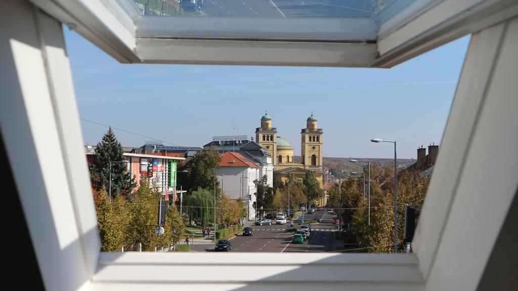 Eger Apartman Exteriör bild